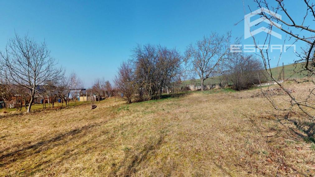 Rodinný dom vhodný na chalupárčenie alebo na trvalé bývanie s veľkorysým pozemkom aj garážou