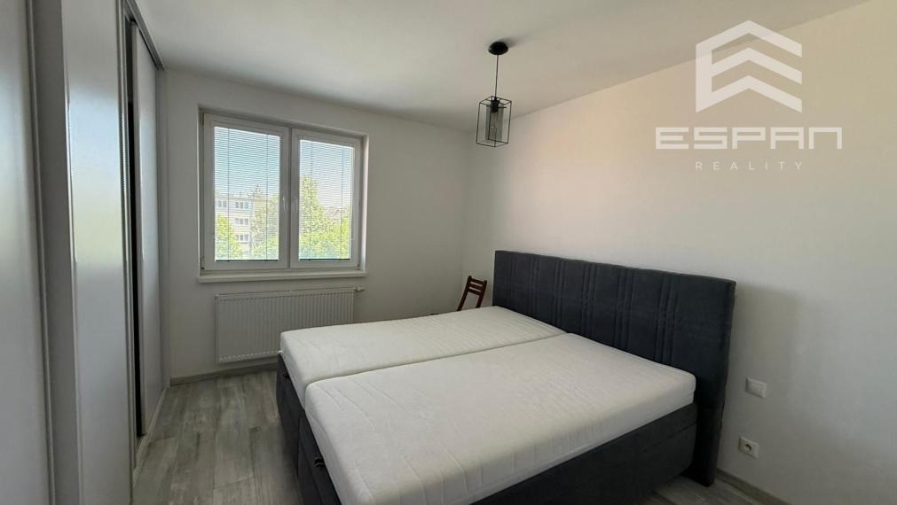 Zariadený 2 izbový byt na ul Pribinova v Malackách!!