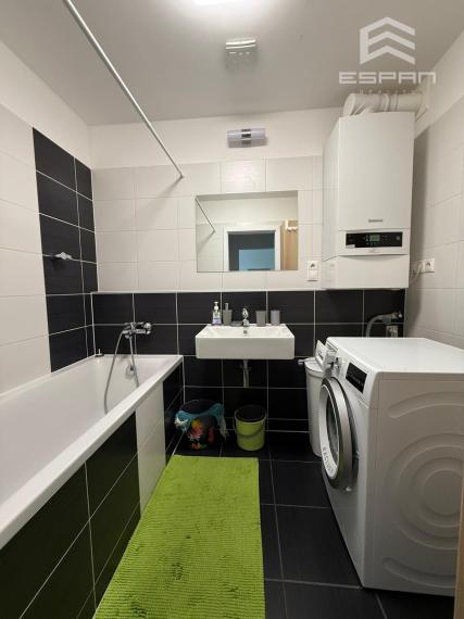 Zariadený 2 izbový byt na ul Pribinova v Malackách!!