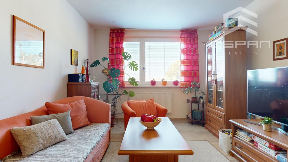 Zariadený 3 izbový byt v bytovom dome s vlastným dvorom v v blízskosti školy v obci Jakubov