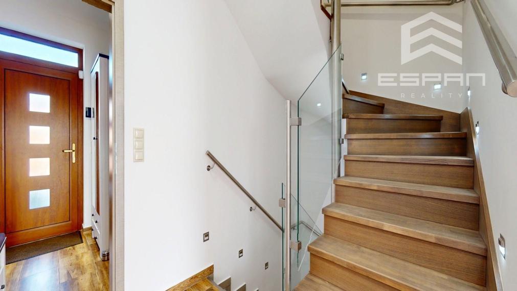 Novostavba rodinného domu s nerušeným výhľadom na ul. Lesná v Stupave