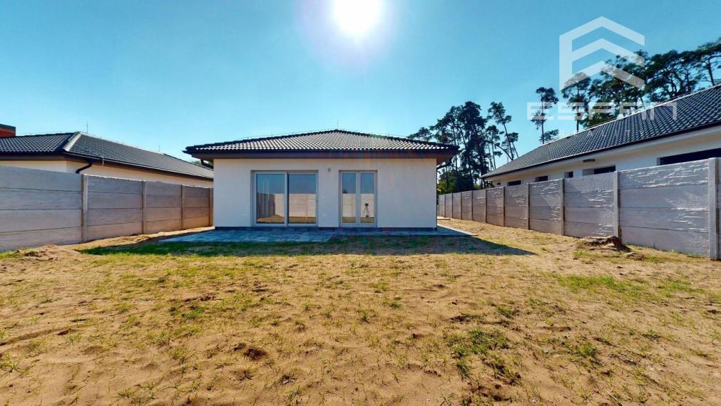 Skolaudovaná moderná novostavba 4 izb. bungalovu v krásnej lokalite "Pod lesom"