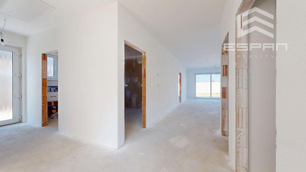 Skolaudovaná moderná novostavba 4 izb. bungalovu v krásnej lokalite "Pod lesom"