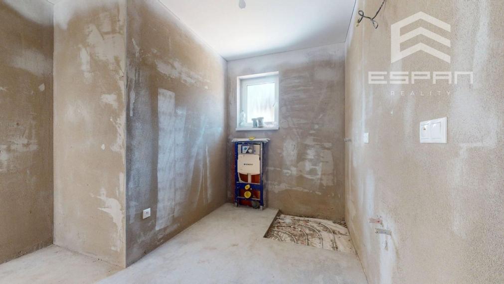 Skolaudovaná moderná novostavba 4 izb. bungalovu v krásnej lokalite "Pod lesom"