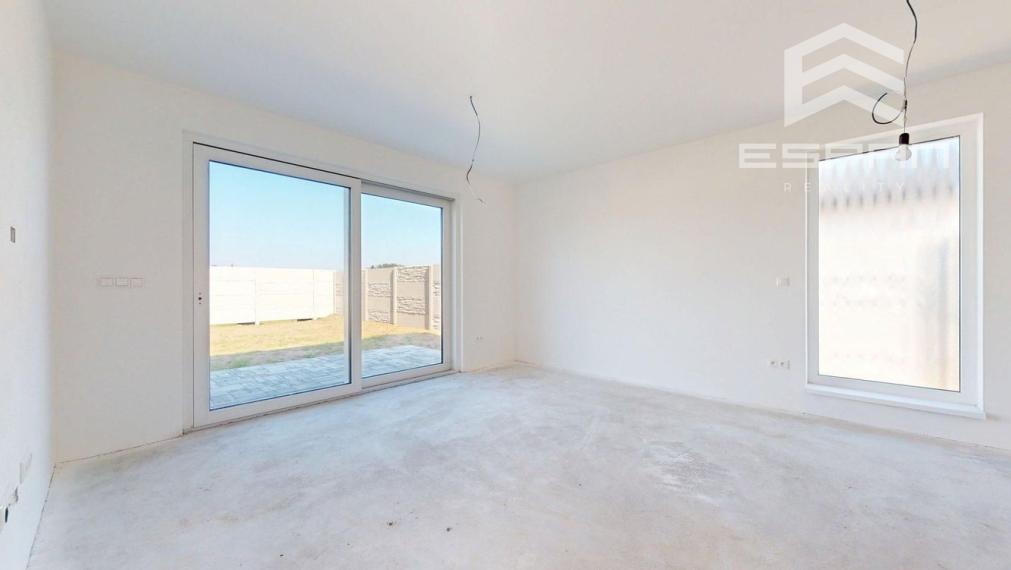 Skolaudovaná moderná novostavba 4 izb. bungalovu v krásnej lokalite "Pod lesom"