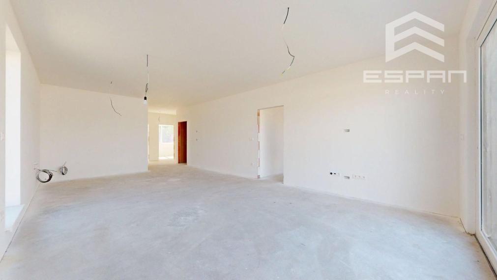 Skolaudovaná moderná novostavba 4 izb. bungalovu v krásnej lokalite "Pod lesom"