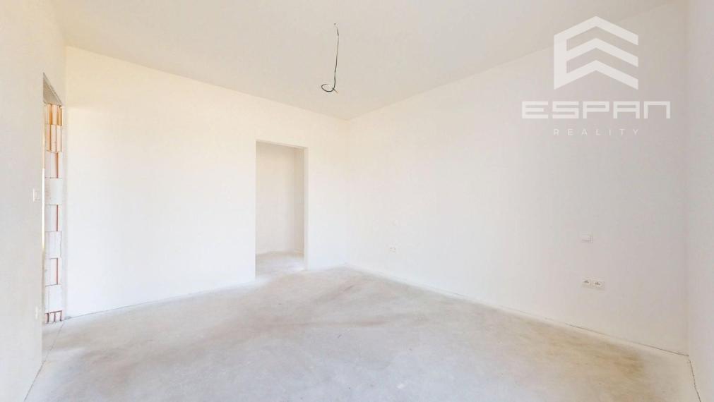 Skolaudovaná moderná novostavba 4 izb. bungalovu v krásnej lokalite "Pod lesom"