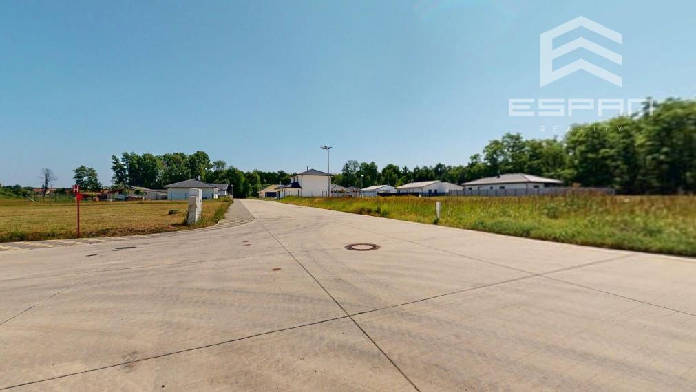 Skolaudovaná moderná novostavba 4 izb. bungalovu v krásnej lokalite "Pod lesom"