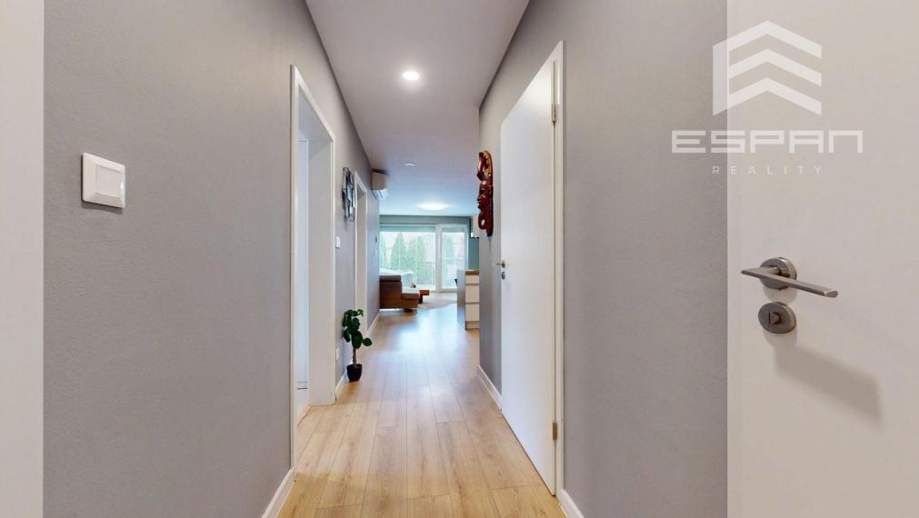 Zariadený 3 izbový dom so záhradou v  Píniovej aleji pri Malackách