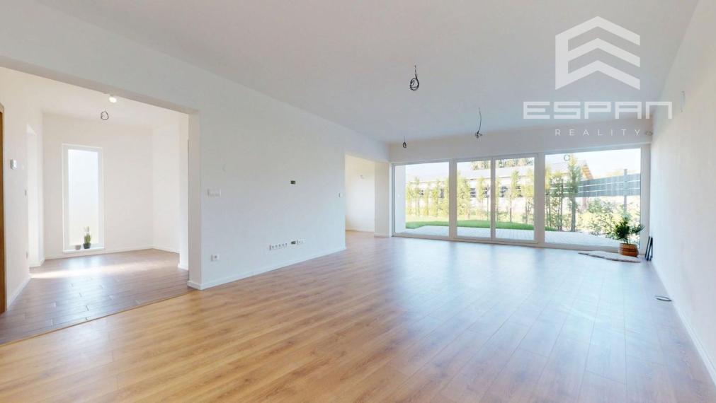 Skolaudovaný 4 izb. rodinný dom  s murovanou garážou a tepelným čerpadlom!!