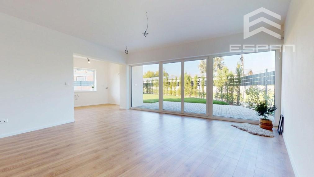 Skolaudovaný 4 izb. rodinný dom  s murovanou garážou a tepelným čerpadlom!!