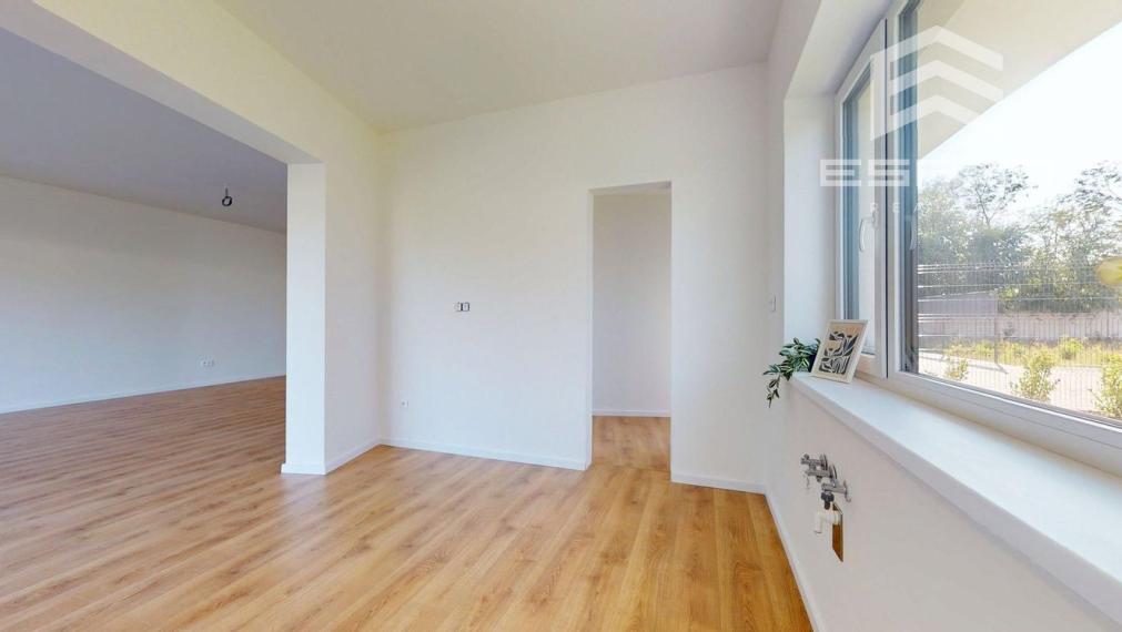 Skolaudovaný 4 izb. rodinný dom  s murovanou garážou a tepelným čerpadlom!!