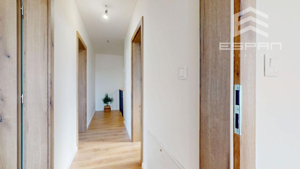 Skolaudovaný 4 izb. rodinný dom  s murovanou garážou a tepelným čerpadlom!!