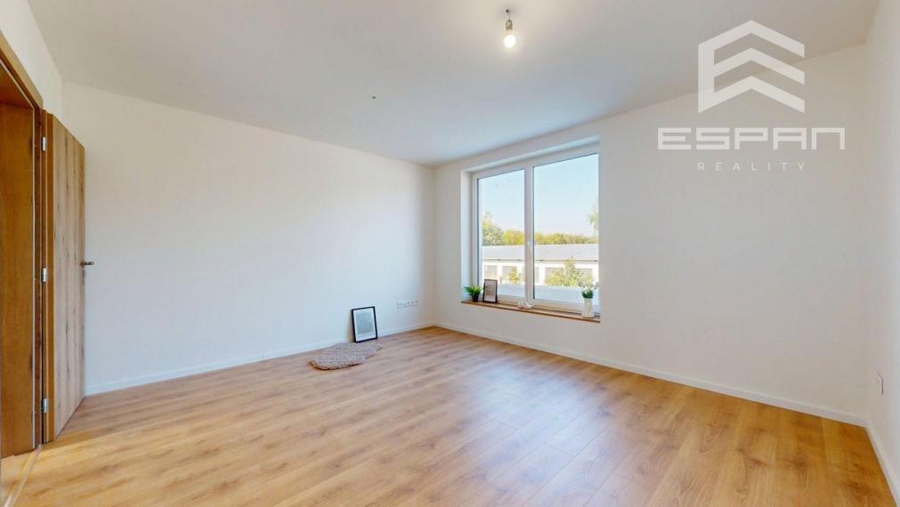 Skolaudovaný 4 izb. rodinný dom  s murovanou garážou a tepelným čerpadlom!!