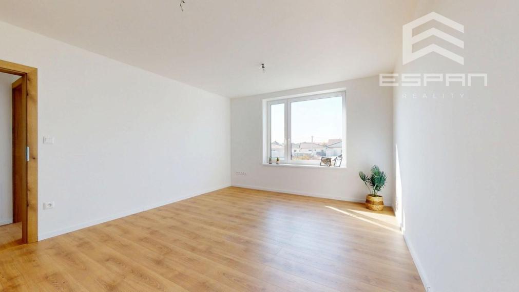 Skolaudovaný 4 izb. rodinný dom  s murovanou garážou a tepelným čerpadlom!!