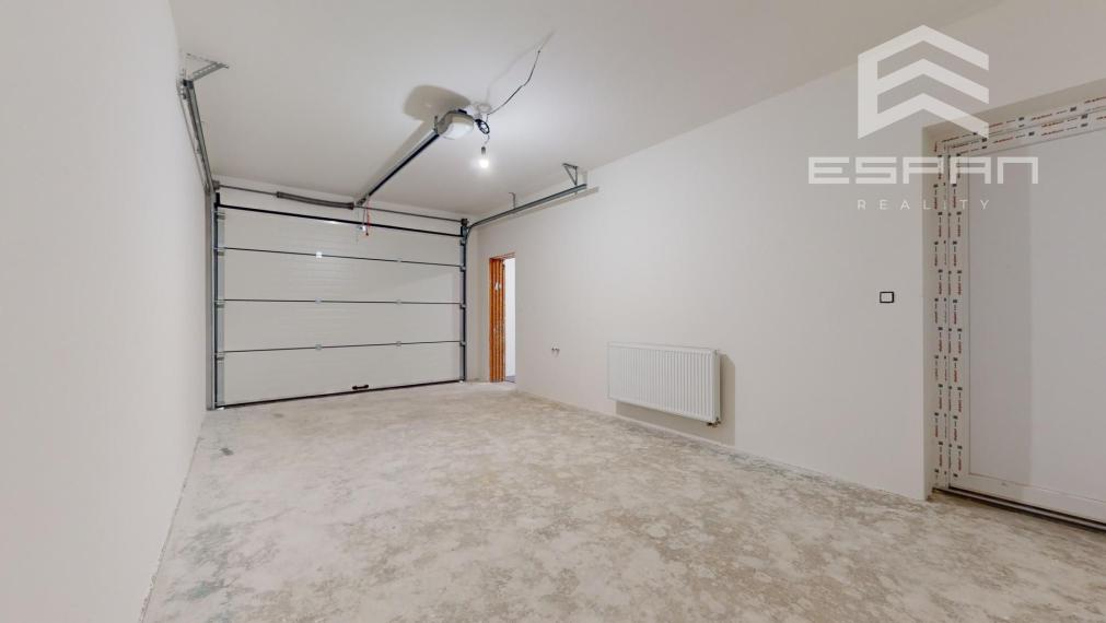 Skolaudovaný 4 izb. rodinný dom  s murovanou garážou a tepelným čerpadlom!!