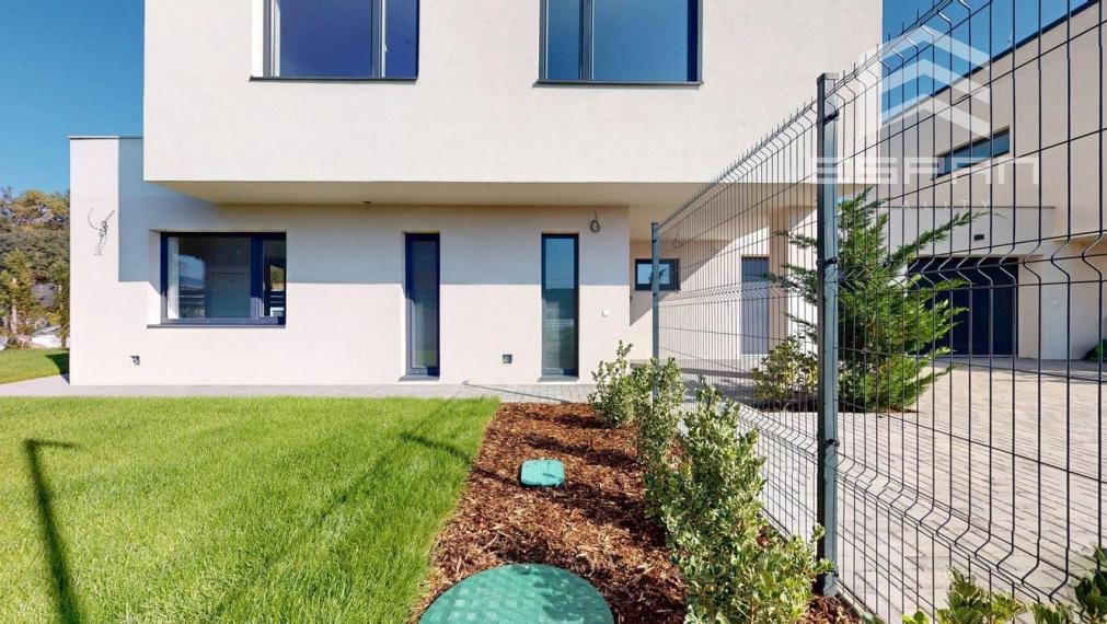 Skolaudovaný 4 izb. rodinný dom  s murovanou garážou a tepelným čerpadlom!!