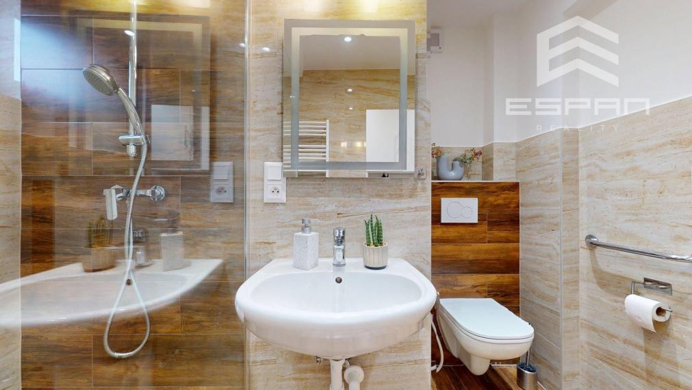 2 izbový byt v rodinnom dome so záhradou v obco Kostolište pri Malackách