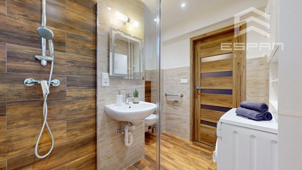 2 izbový byt v rodinnom dome so záhradou v obco Kostolište pri Malackách