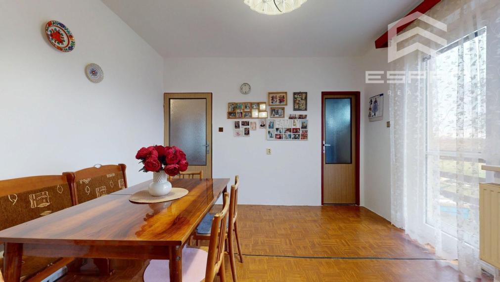 2 izbový byt v rodinnom dome so záhradou v obco Kostolište pri Malackách