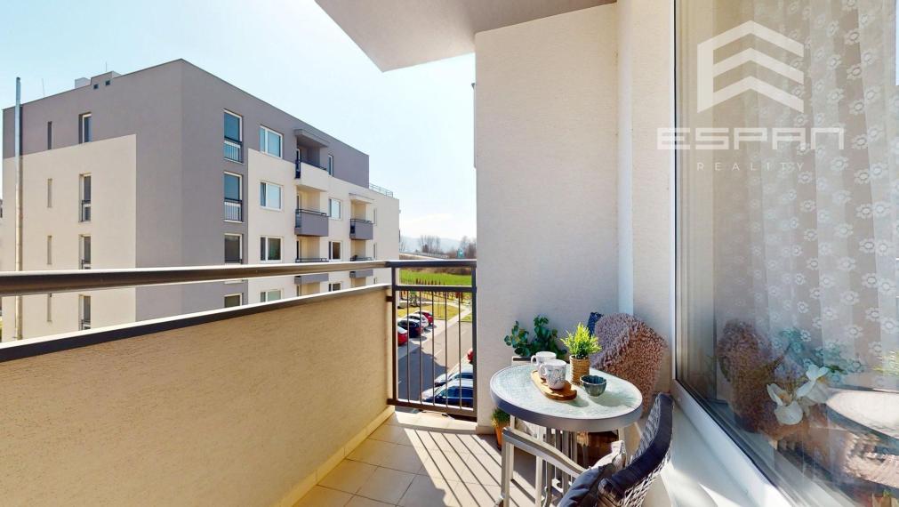 Moderný 2 izbový byt s balkónom, pivničnou kobkou aj parkingom