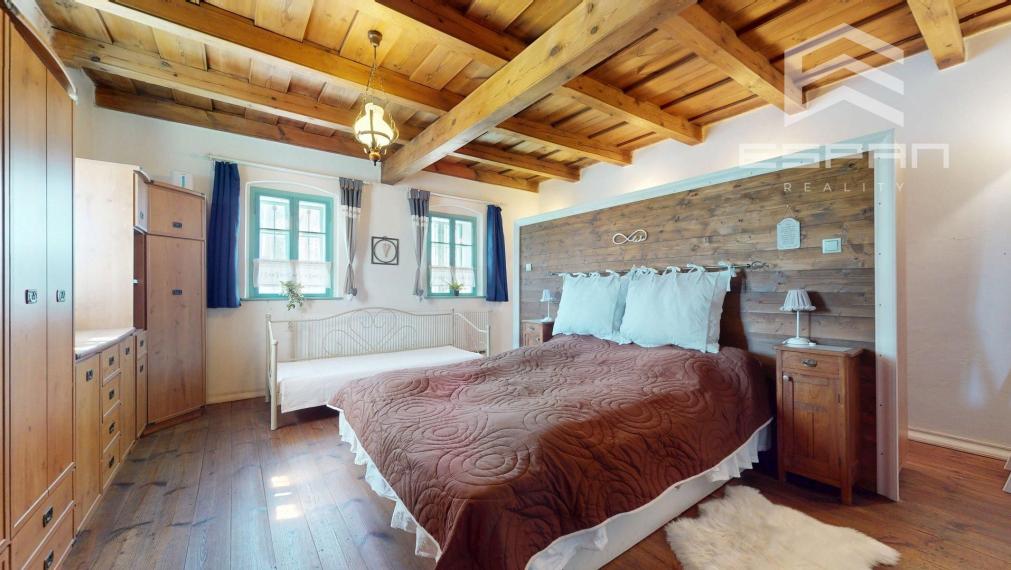 Rodinný dom z roku 1904 v zachovanom vidieckom štýle 