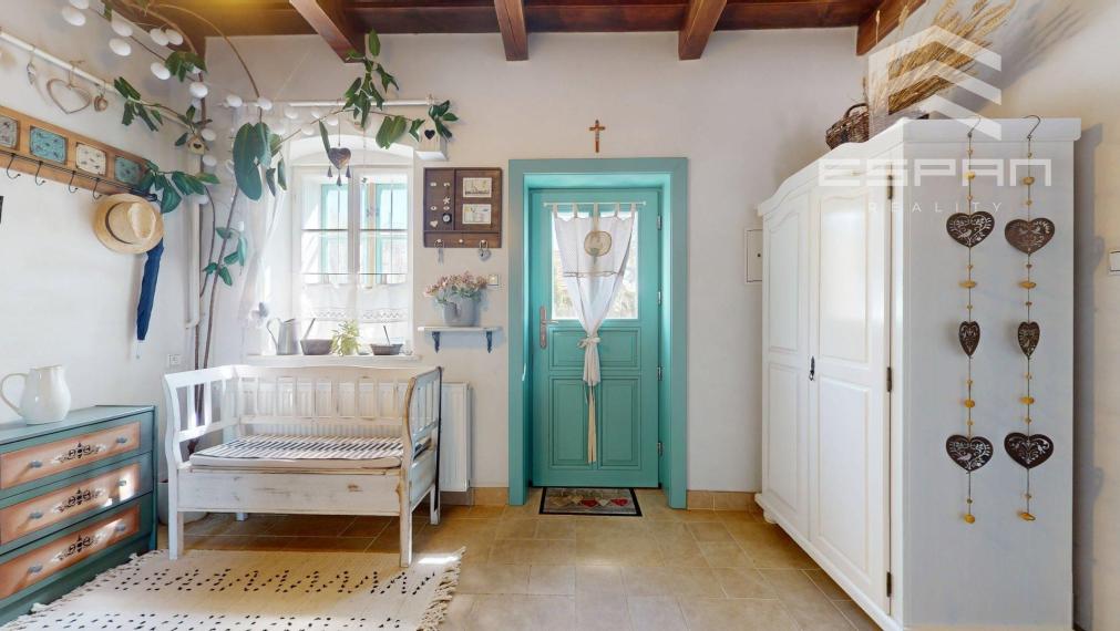 Rodinný dom z roku 1904 v zachovanom vidieckom štýle 