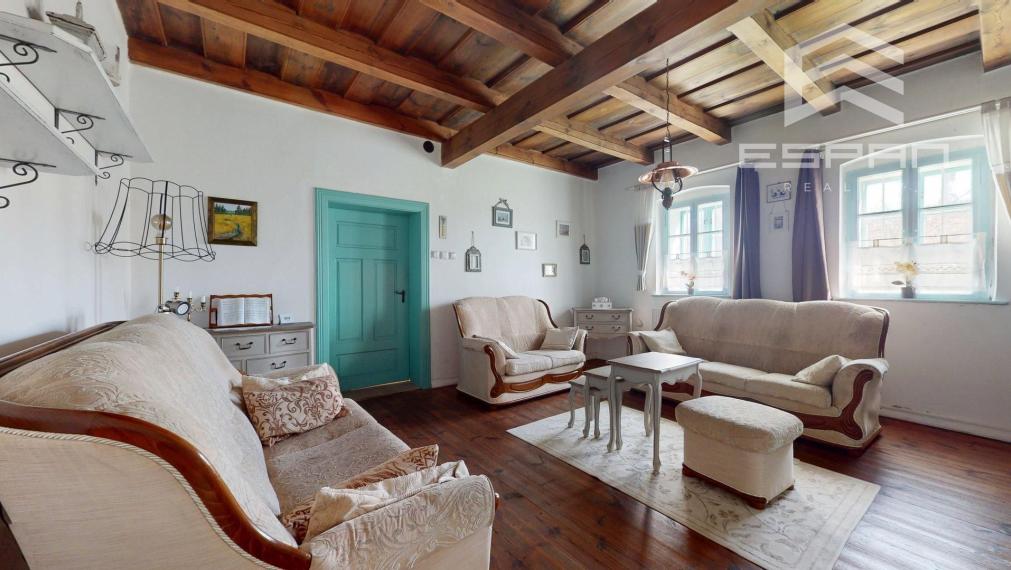 Rodinný dom z roku 1904 v zachovanom vidieckom štýle 