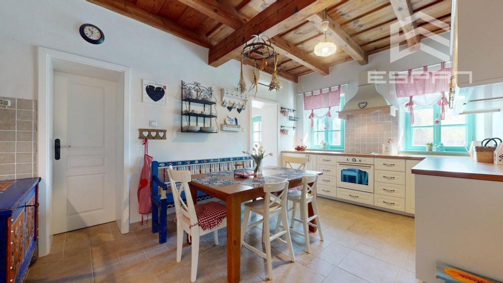 Rodinný dom z roku 1904 v zachovanom vidieckom štýle 