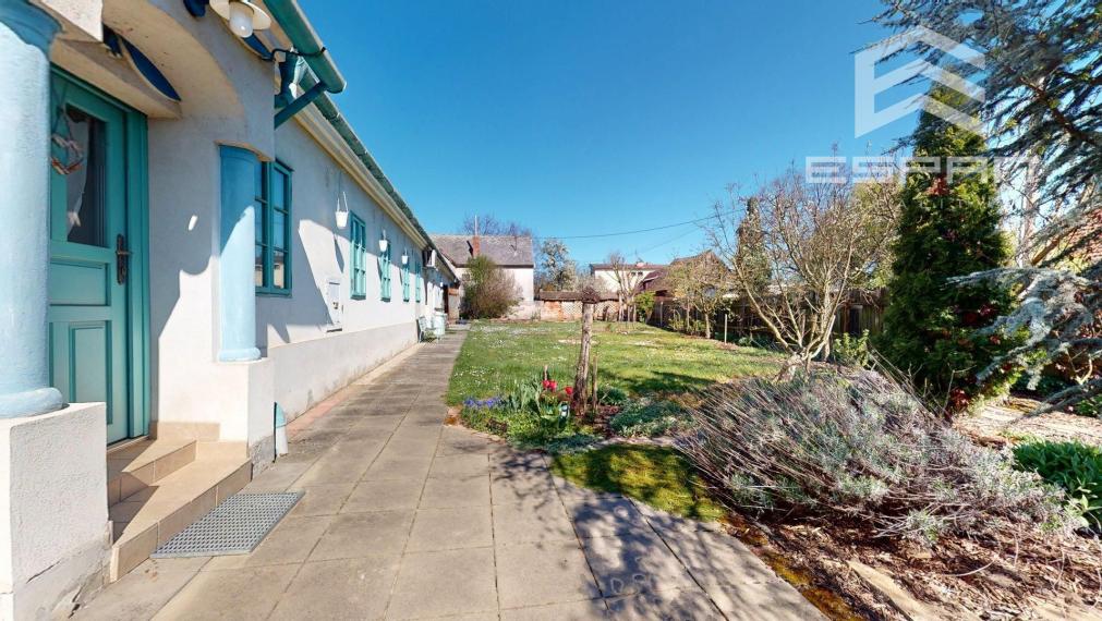 Rodinný dom z roku 1904 v zachovanom vidieckom štýle 