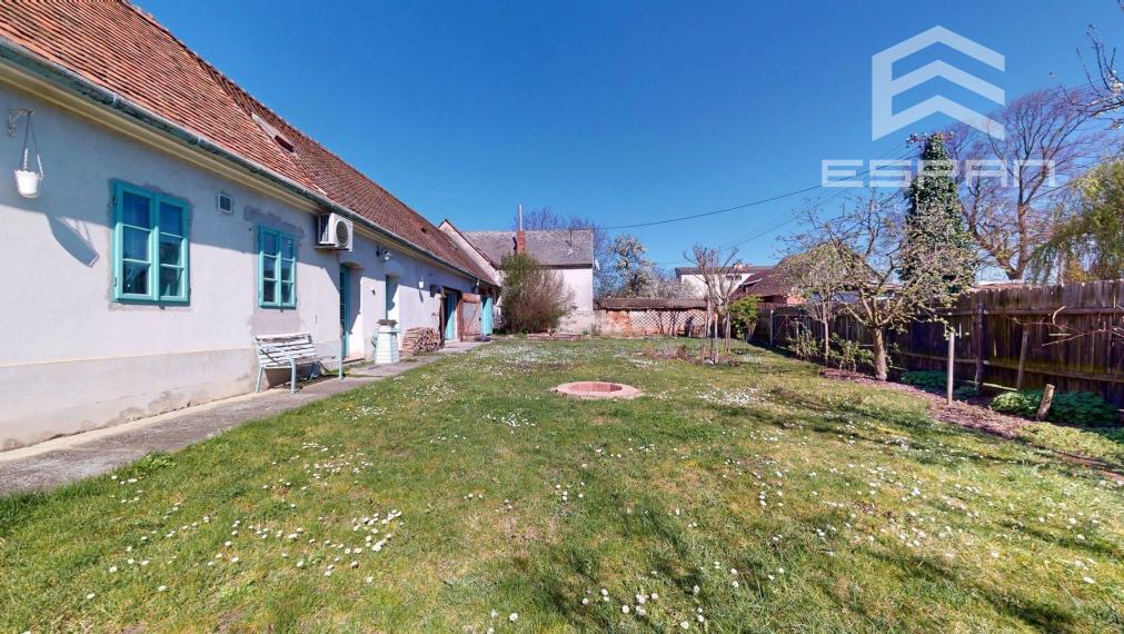 Rodinný dom z roku 1904 v zachovanom vidieckom štýle 