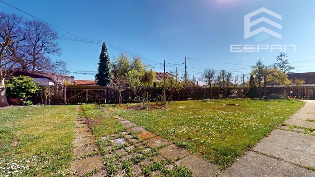 Rodinný dom z roku 1904 v zachovanom vidieckom štýle 