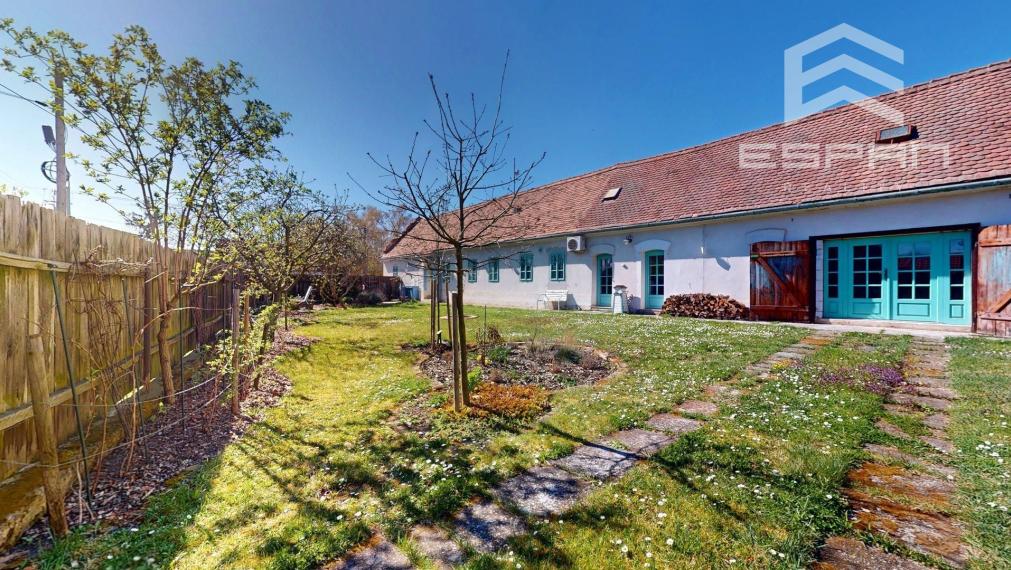 Rodinný dom z roku 1904 v zachovanom vidieckom štýle 