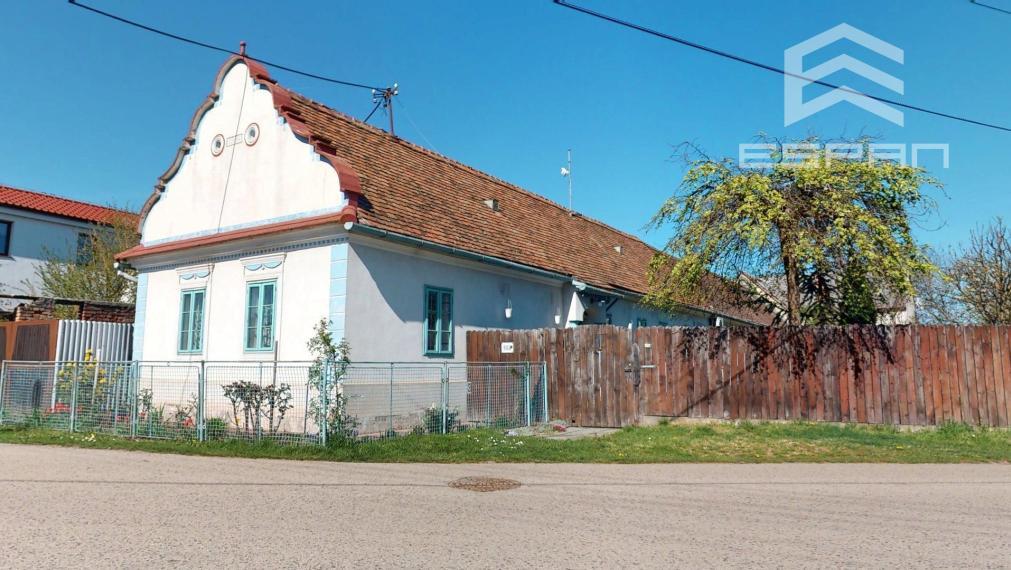 Rodinný dom z roku 1904 v zachovanom vidieckom štýle 