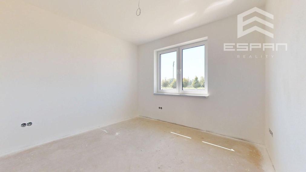  Rodinný dom s garážou a pozemkom o výmere 664 m2 v obci Láb!!!