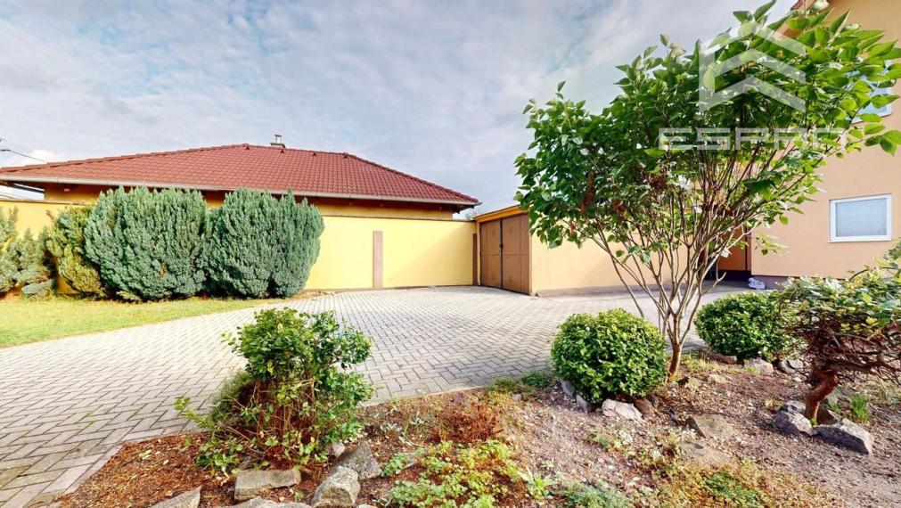 Zariadený 6 izb. priestranný rodinný dom v obci Veľké Leváre