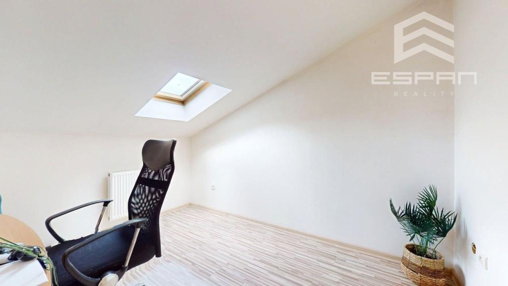 Zariadený 6 izb. priestranný rodinný dom v obci Veľké Leváre