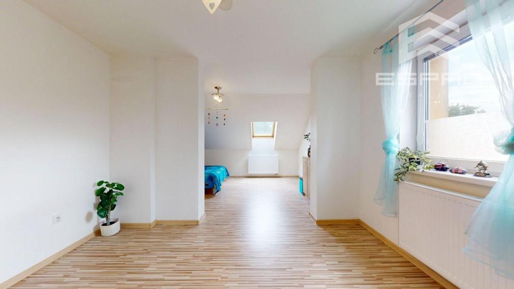 Zariadený 6 izb. priestranný rodinný dom v obci Veľké Leváre