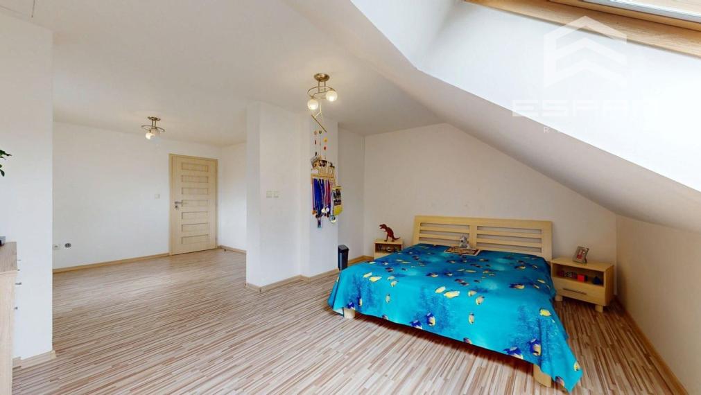 Zariadený 6 izb. priestranný rodinný dom v obci Veľké Leváre