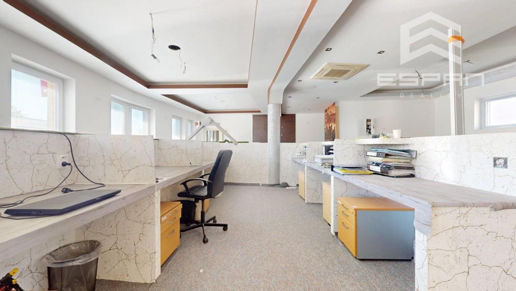 Kancelársky/obchodný priestor na prenájom v centre mesta Malacky