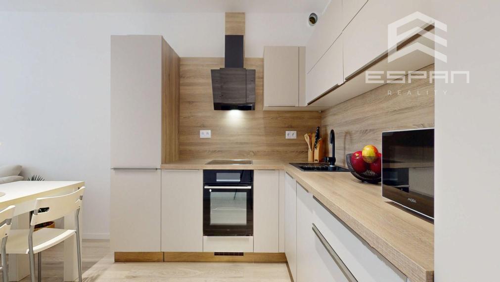 2 izbový byt s balkónom a parkovacím státím v cene