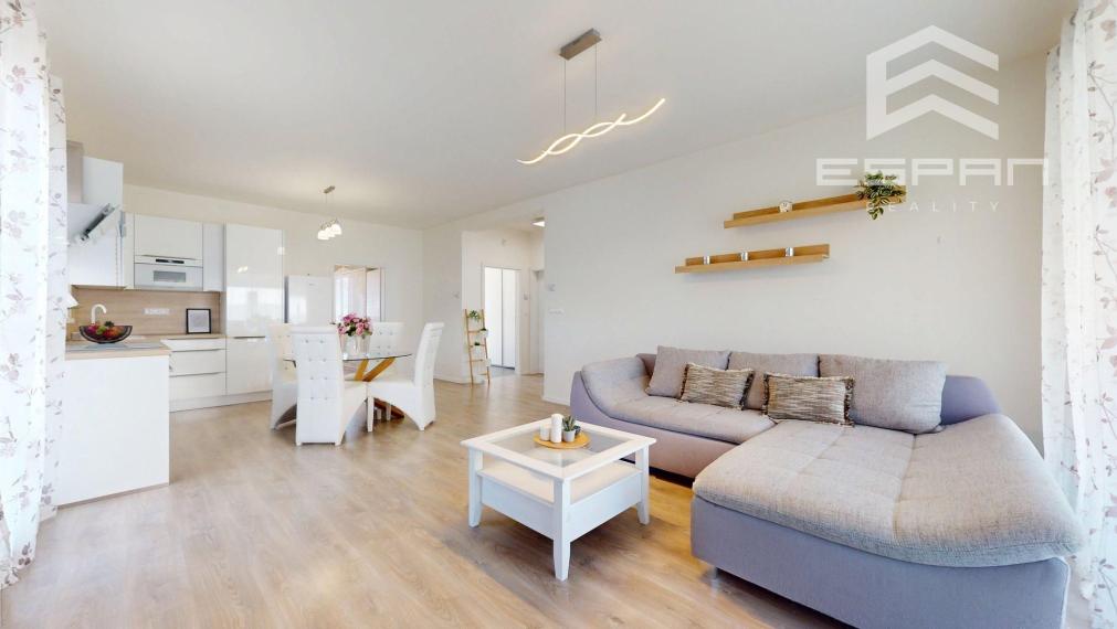 Moderný 3 izbový byt so záhradkou a parkovaním pre 2 autá, Kostolište