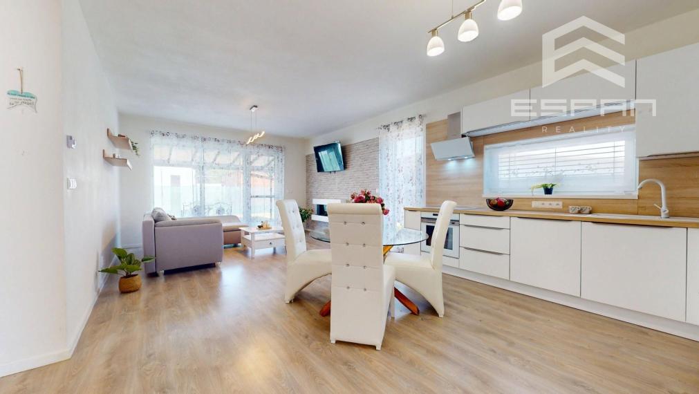 Moderný 3 izbový byt so záhradkou a parkovaním pre 2 autá, Kostolište