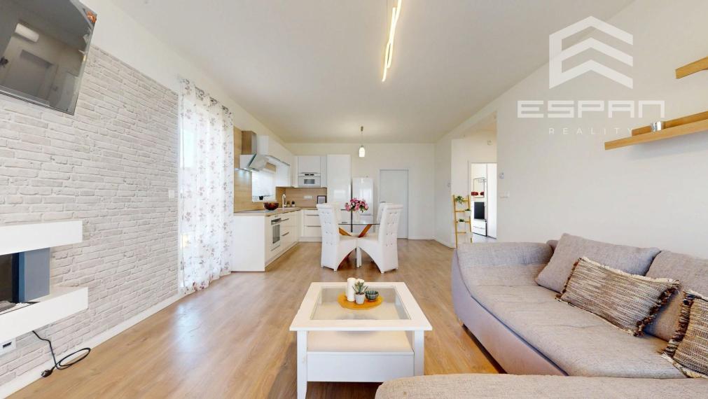 Moderný 3 izbový byt so záhradkou a parkovaním pre 2 autá, Kostolište
