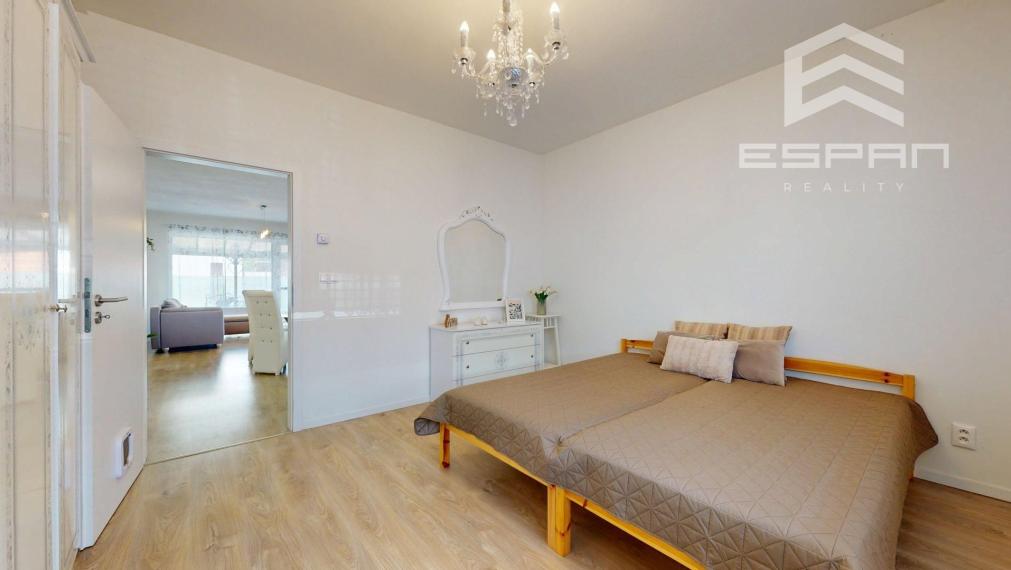 Moderný 3 izbový byt so záhradkou a parkovaním pre 2 autá, Kostolište