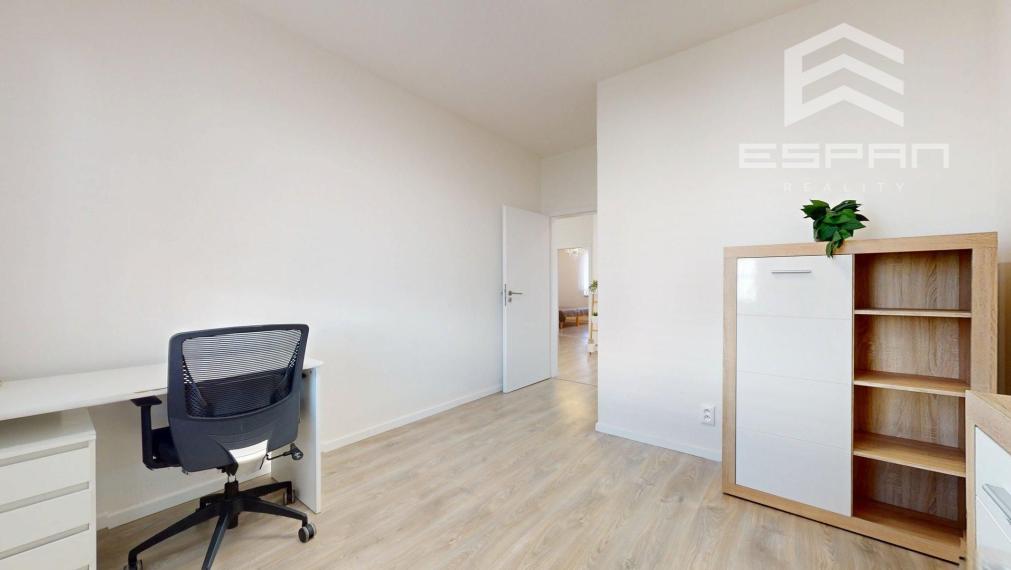 Moderný 3 izbový byt so záhradkou a parkovaním pre 2 autá, Kostolište
