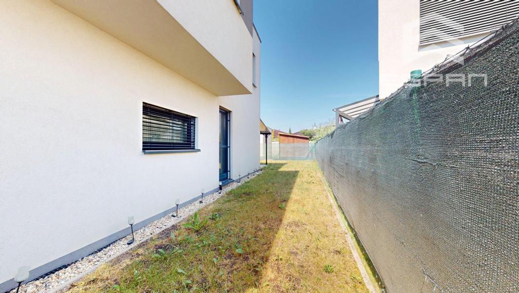 Moderný 3 izbový byt so záhradkou a parkovaním pre 2 autá, Kostolište