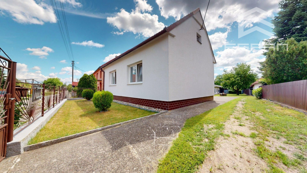 !!REZERVOVANÝ!!Rodinný dom s rozsiahlym pozemkom v obci Bílkové Humence