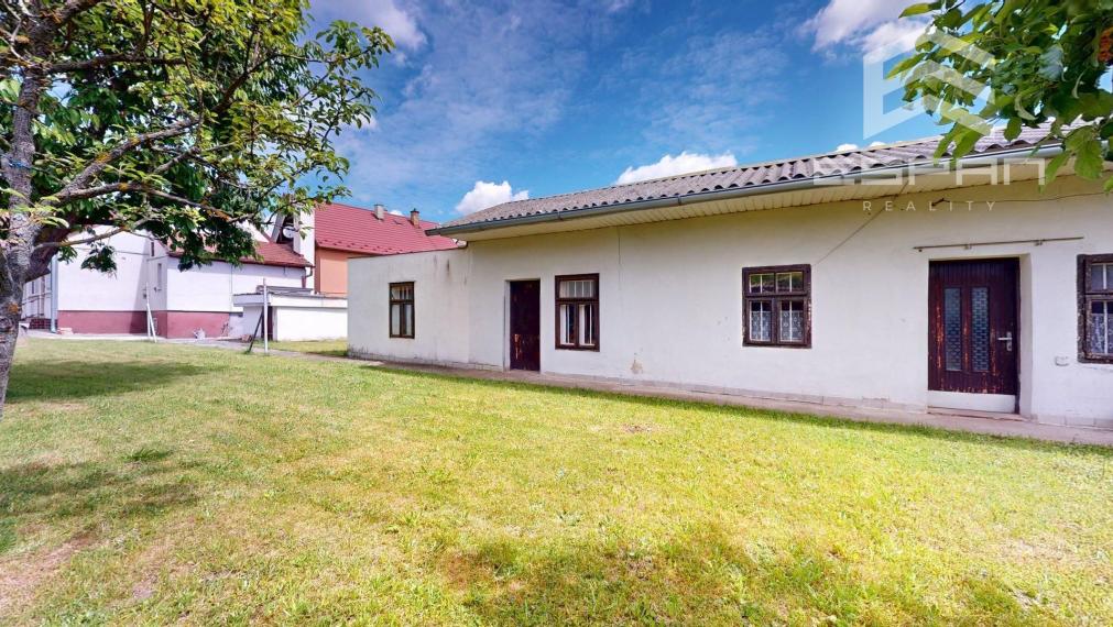 Rodinný dom s rozsiahlym pozemkom v obci Bílkové Humence