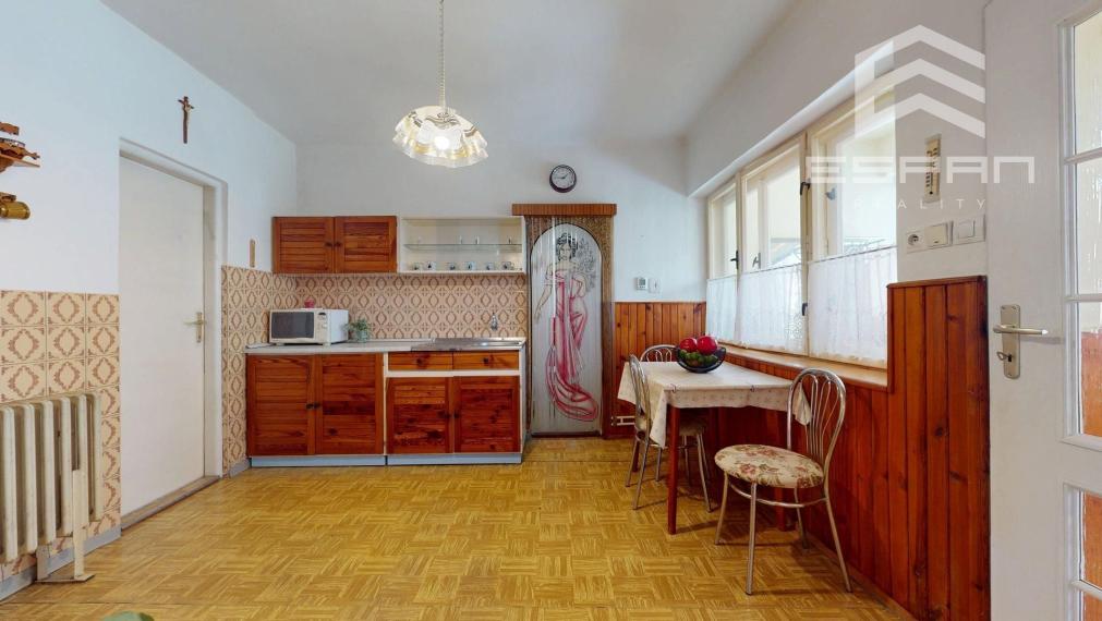 Rodinný dom s rozsiahlym pozemkom v obci Bílkové Humence
